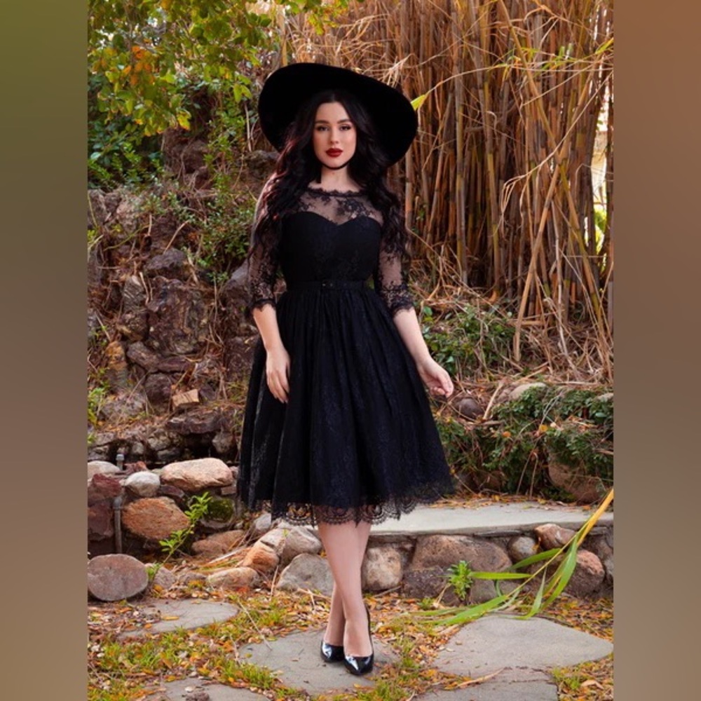 BNWT La Femme En Noir Mourning Dress SZ S - Picture 2 of 4